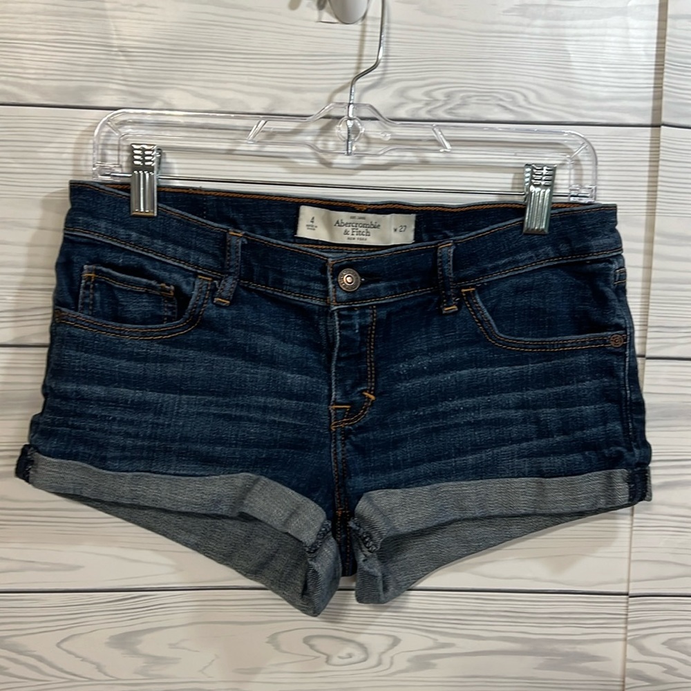 Size 4 W27  Abercrombie & Fitch jean shorts
